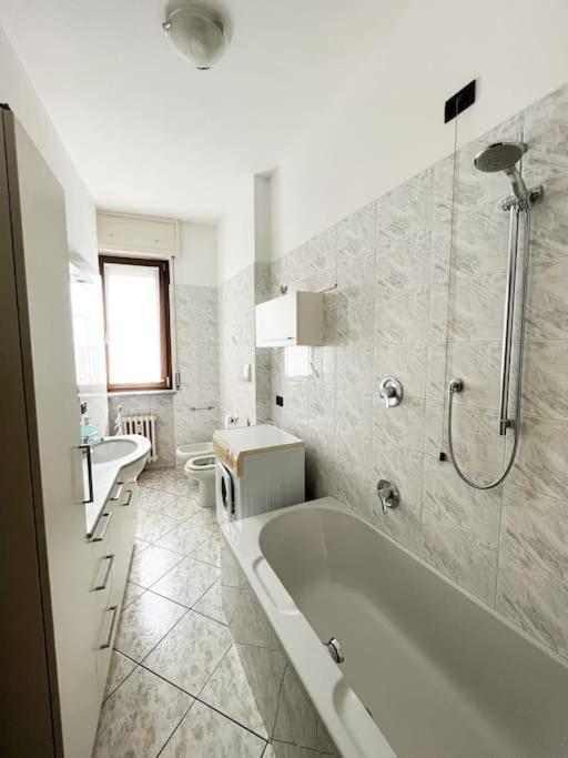 Appartement Airport+Train Station+Center Cozy City Loft à Bergame Extérieur photo